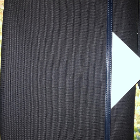 Tommy Hilfiger Canvas Men’s Messenger Bag - Picture 7 of 8